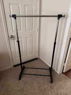 Adjustable Portable Clothing Rack