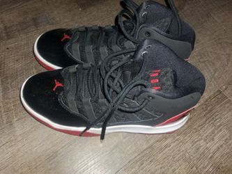 GS Nike Air Jordan Max Aura size 4.5y
