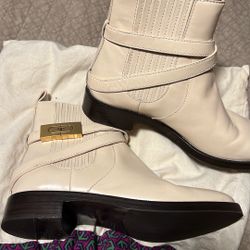  Tory Burch Women’s Boots  Size 6.5