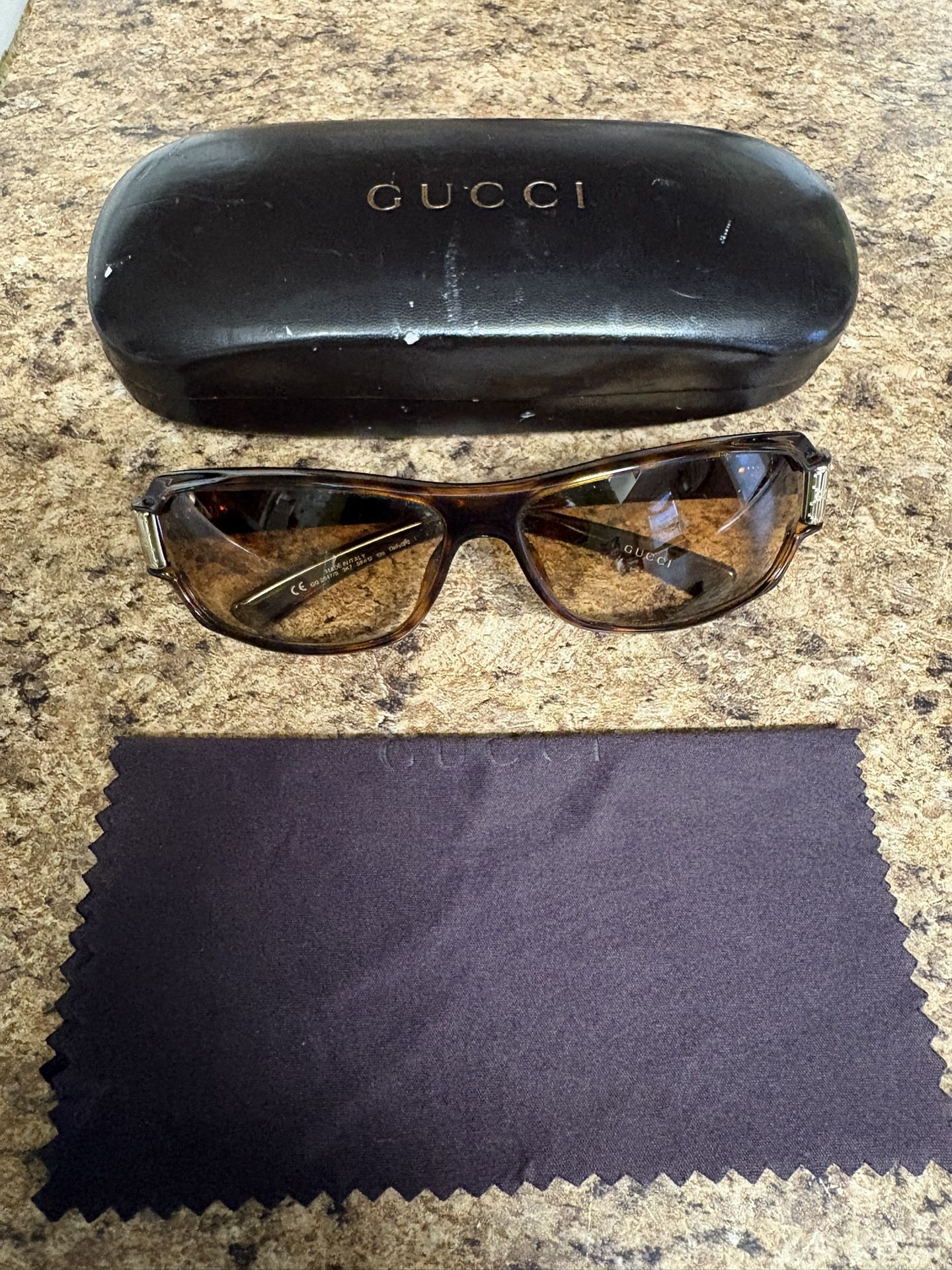 GUCCI SUNGLASSES 