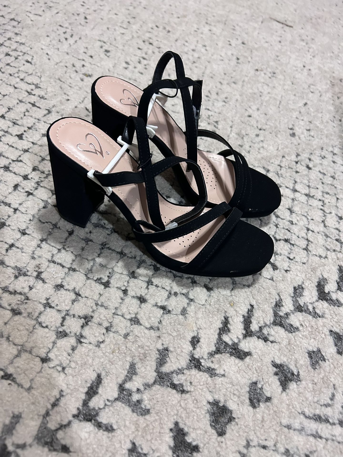 WINDSOR Heels