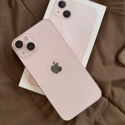 iPhone 13 128GB Factory Unlocked Excellent Condition - On Special Cash Deal $299