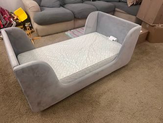 Toddler bed