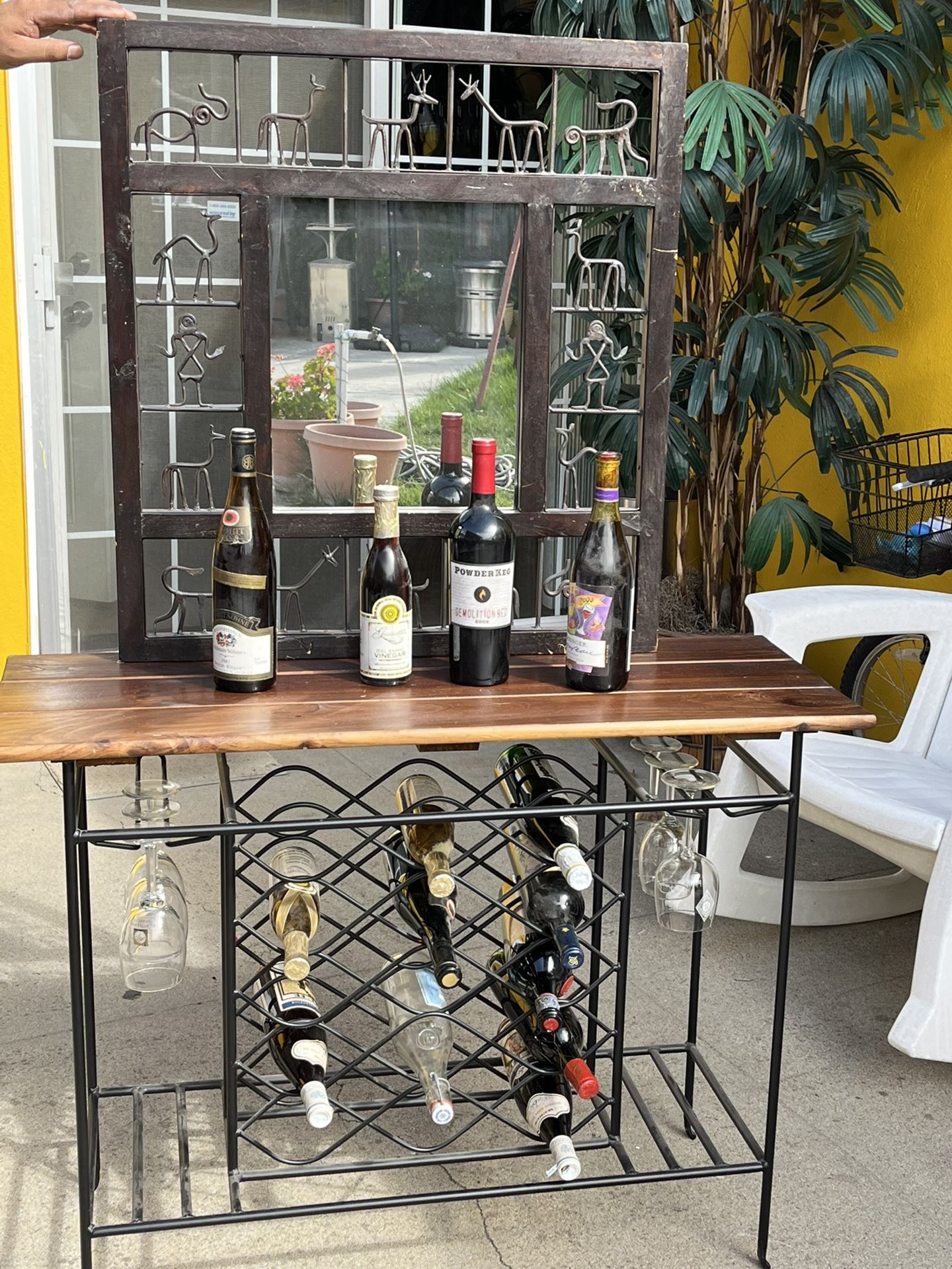 Accent Table /wine Rack W Mirror