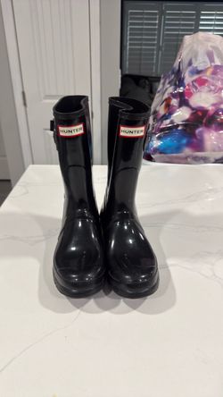 Hunter black rain boots