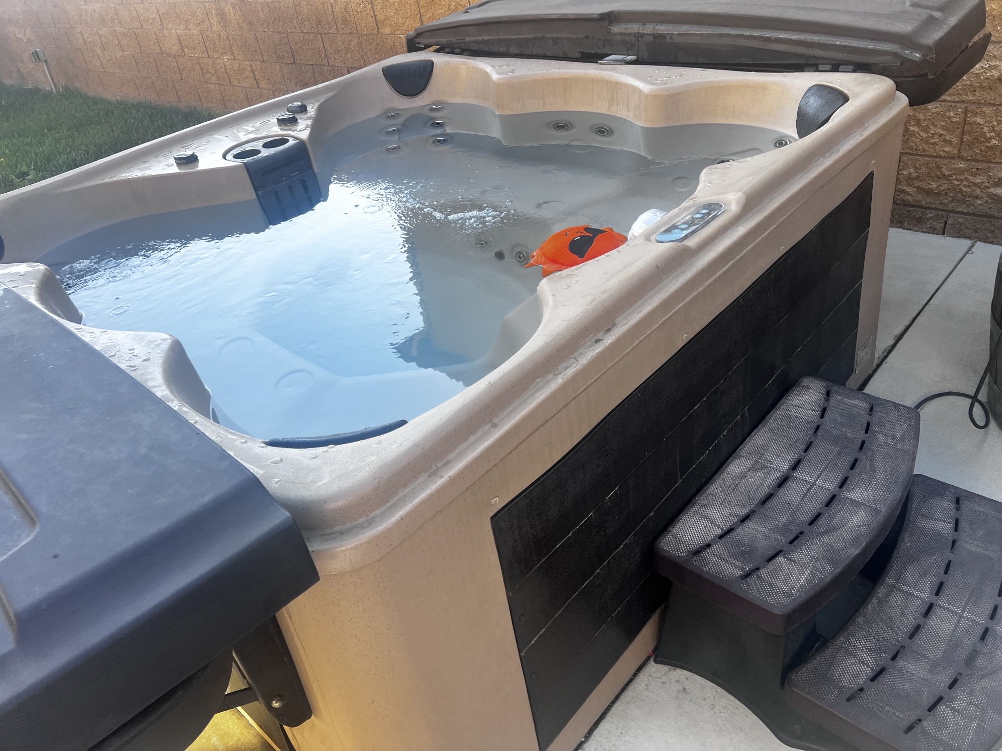 Tuff Spa Hot Tub 6 Person