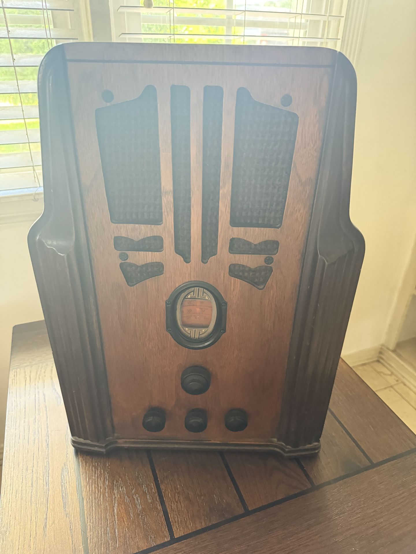 Fully Functioning Antique Philco Tombstone Table Top Radio