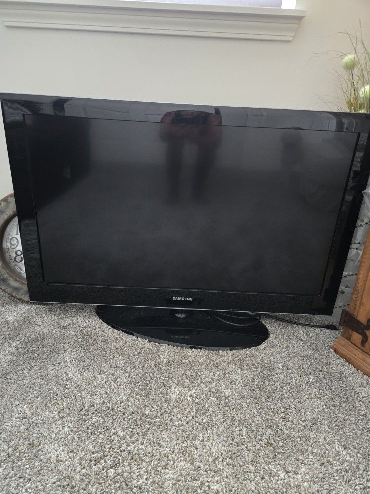 40" Samsung Smart Tv.