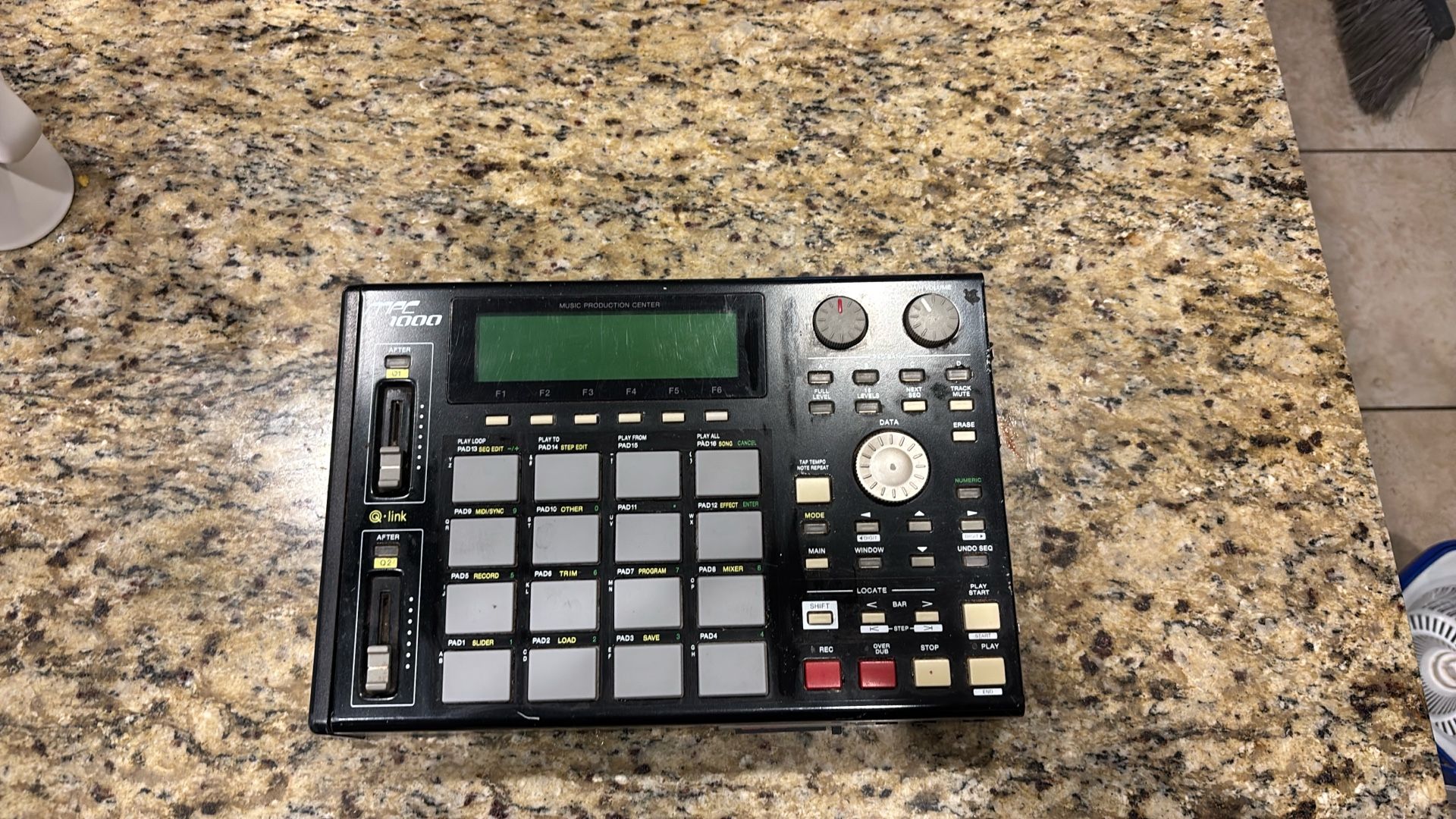 Mixer (AKAI Professional)