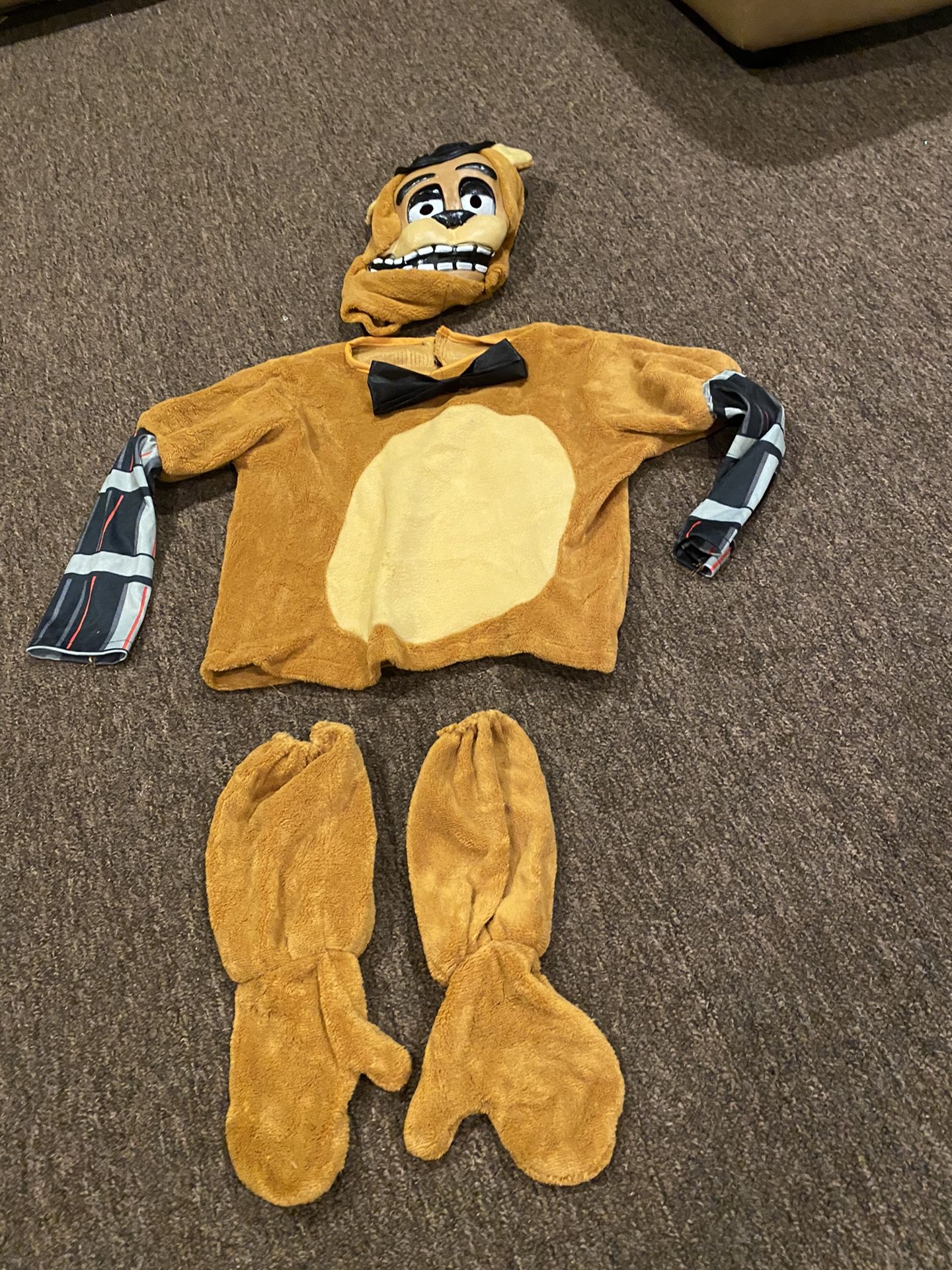 EUC Five Nights at Freddy’s Kids Child Deluxe FREDDY Costume Boys Small