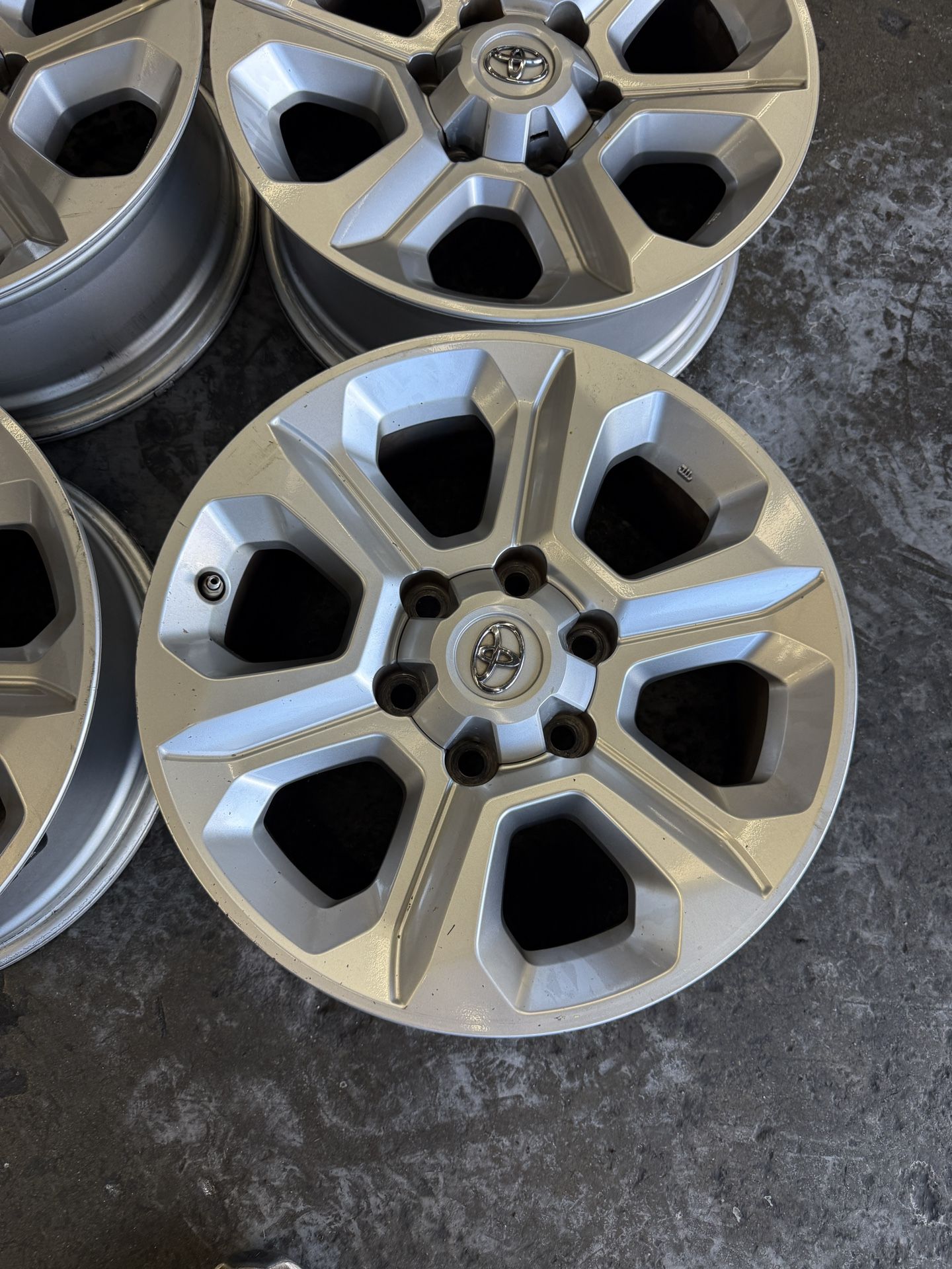 17” Toyota Wheels/ Alloys/Tacoma/4Runner $200/ All 4