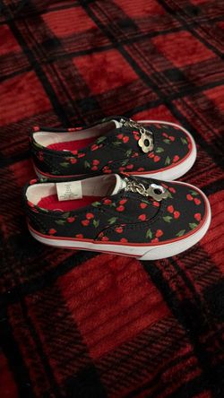 Girl’s 6t shoes