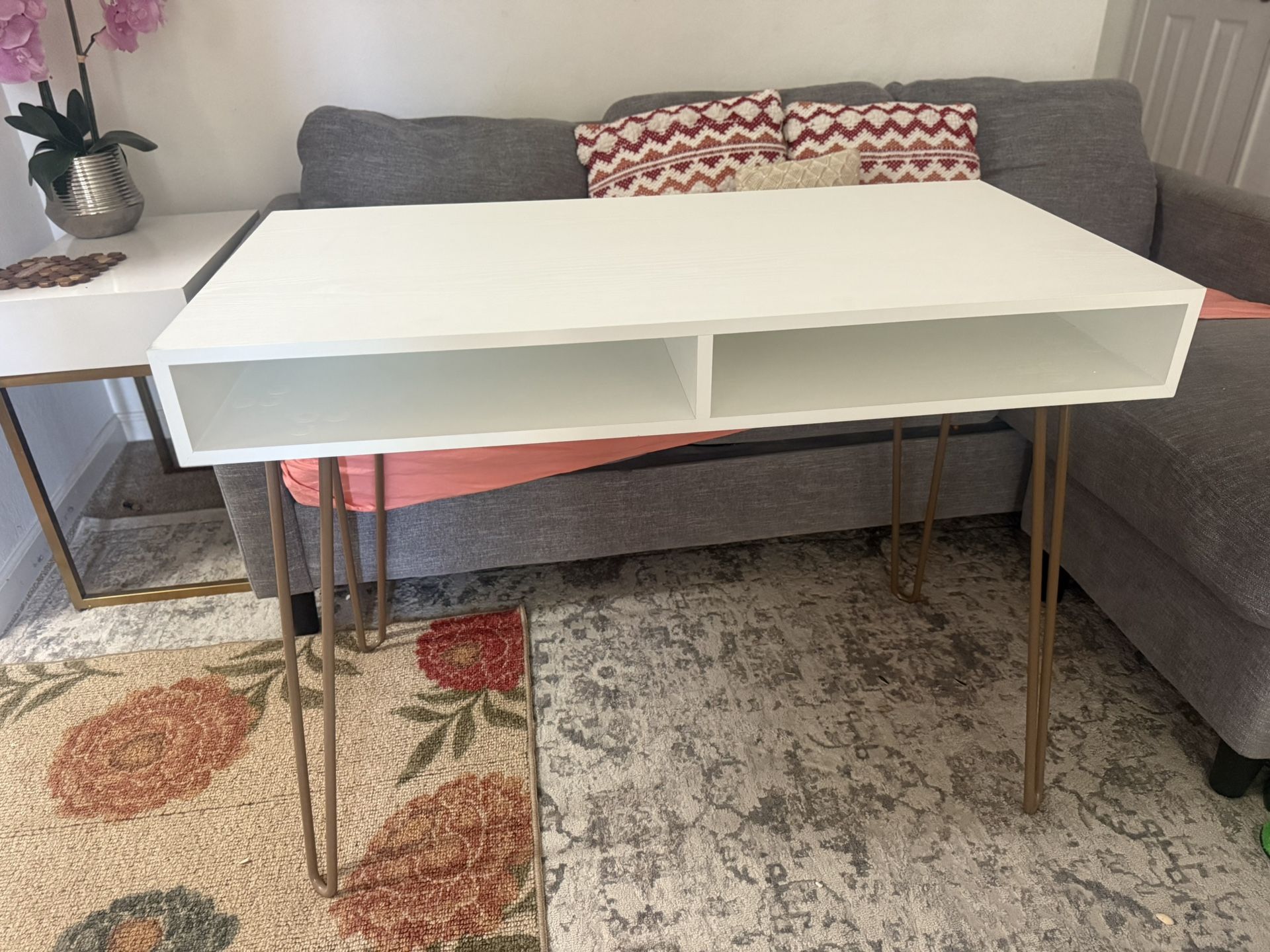Modern Desk