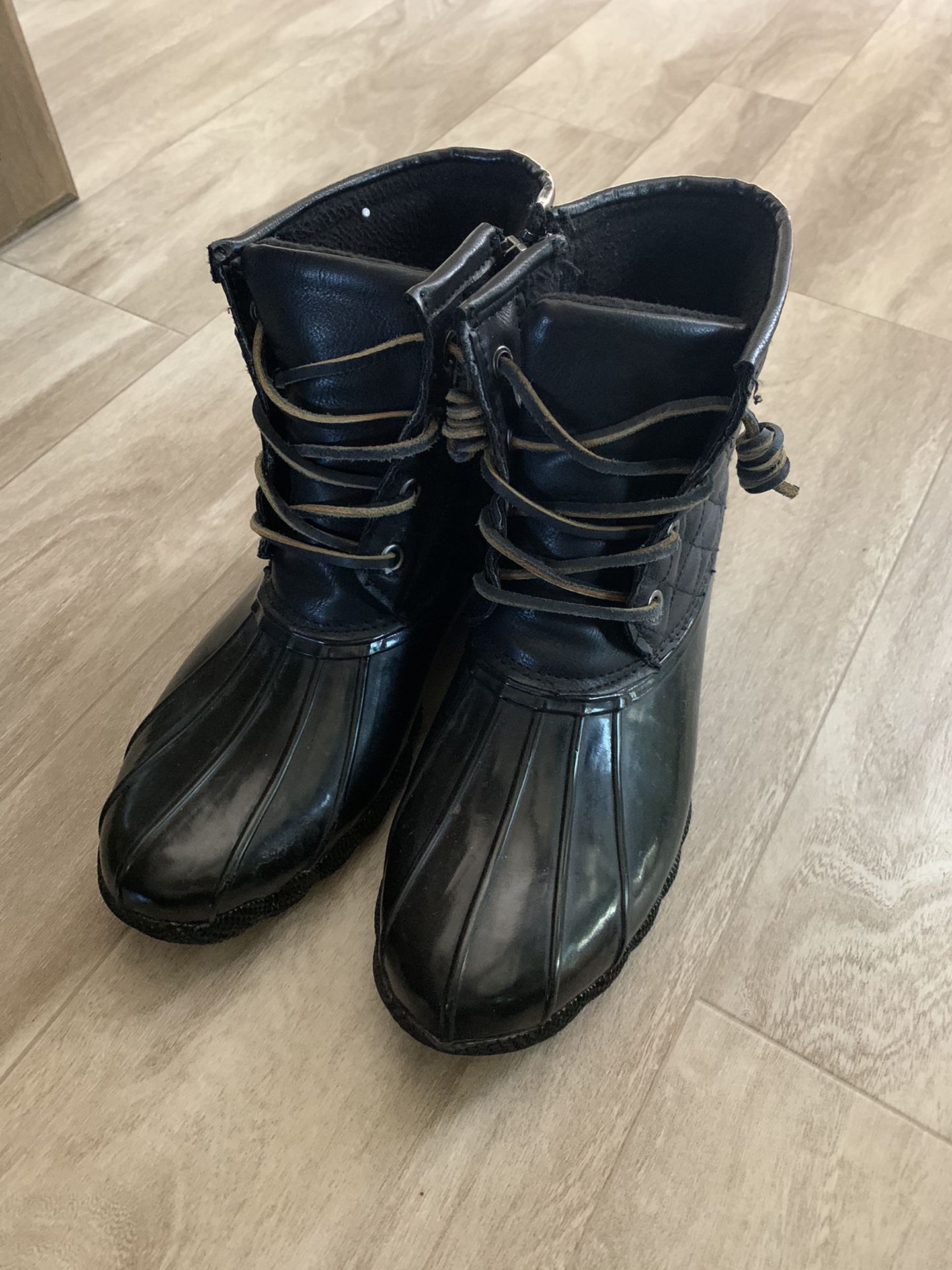Women’s Steve Madden rain boots size 8