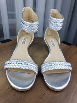 BADGLEY MISCHKA SILVER LISETTE WEDGE SANDAL WOMENS SIZE 6.5