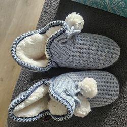 Knit Slippers with Sherpa Lining and Pom-Pom