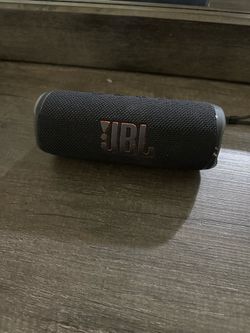 JBL Flip 6 speaker