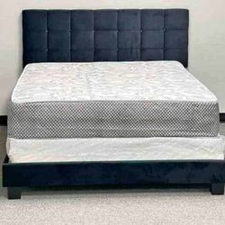 Queen Black Velvet🖤🖤