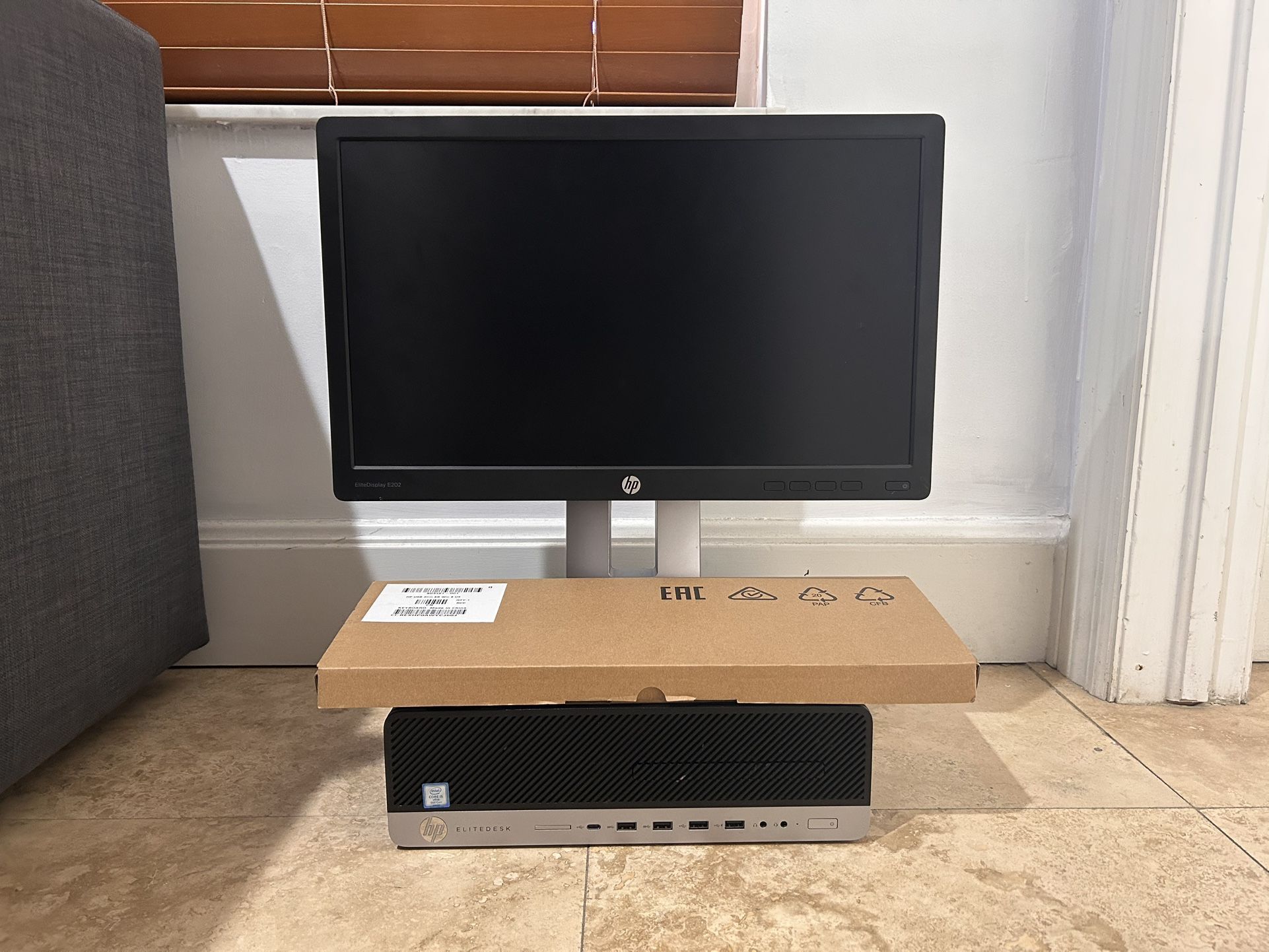 Two HP desktop Computer 