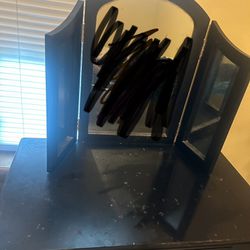 Free Kids Vanity Table Has Some Markers Stains But Not Broken Pick Up In Humble 77338
