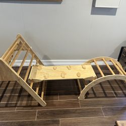 Large Pikler Triangle Set With Cushion 