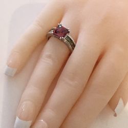 Women’s Ring, Size 9