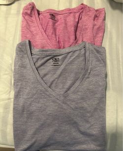 Set of 2 Athletic Works Women's V-Neck Shirts Size XXXL (22)