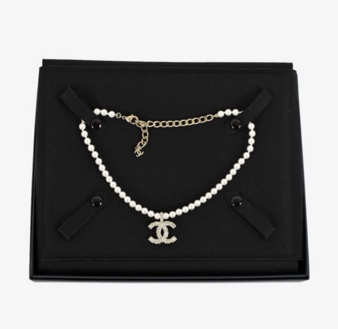 CHANEL CC PEARL CHOKER NECKLACE A22 K