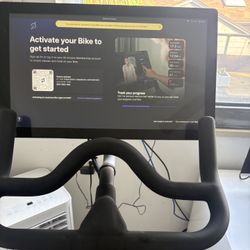 Rarely Used Peloton Bike - Great condition