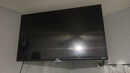 Roku TV semi new 50$