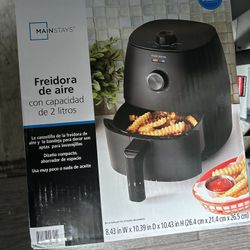 Mainstays 2.2 Qt Air Fryer in Arctic Black with Non-Stick Basket