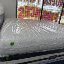 KING SIZE MEMORY MATTRESS & BOX SPRINGS BED SET 