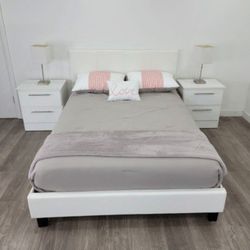 QUEEN SIZE BED AND TWO NIGHTSTANDS  ( MATTRESS NOT INCLUDED)