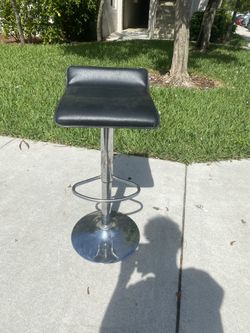 20 $ 1 barstool need to get rid of this now