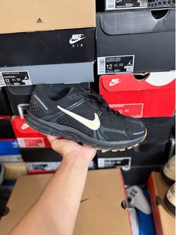 Nike Zoom Vomero 5 Black Gum size 11.5 VNDS