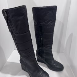 UGG BOOT SIZE 6