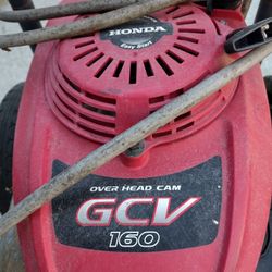 Selling (2) Pressure Washer (1) Electric (1) Gas.