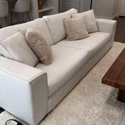 ARTICLE COUCH 