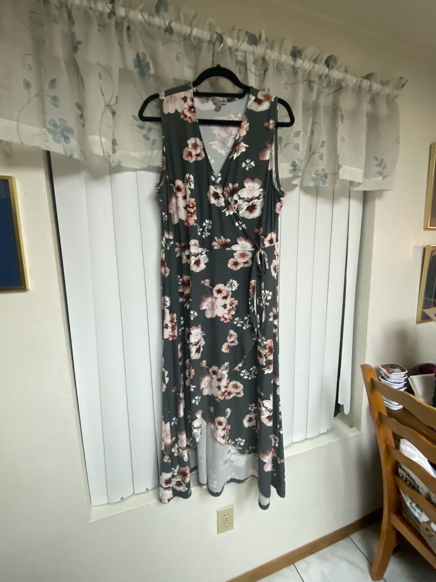 Comfy And Lighweight Floral Sundress (2x)