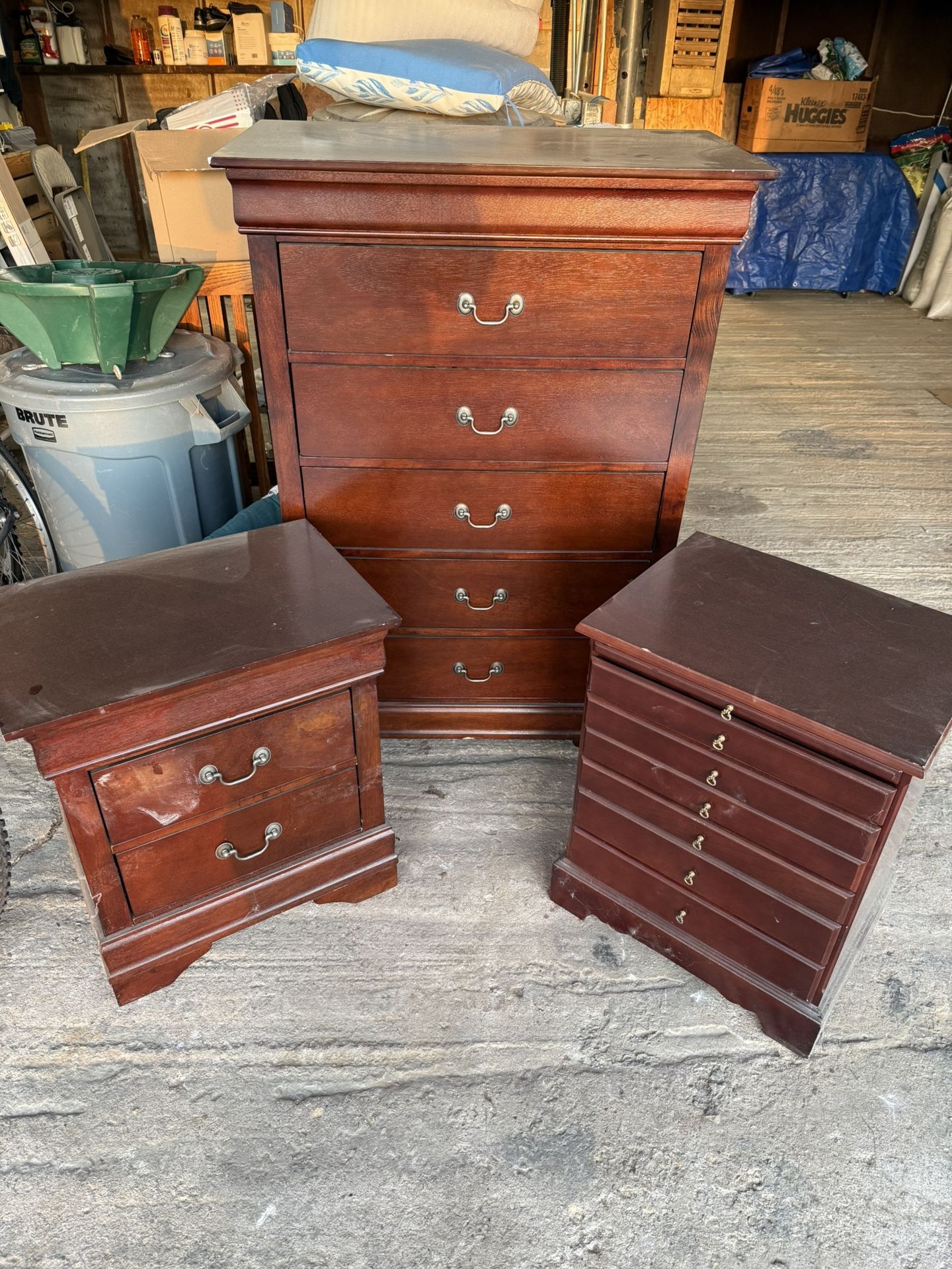 Dress Cabinet With Two Side Tables