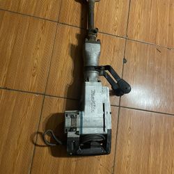 Makita Demolition Hammer 