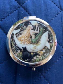 Pocket mirror