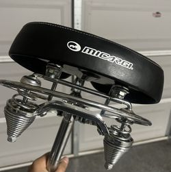 Cruiser Bike Suspension seat Black