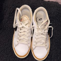 Nike Court Legacy Women’s Size 7 1/2