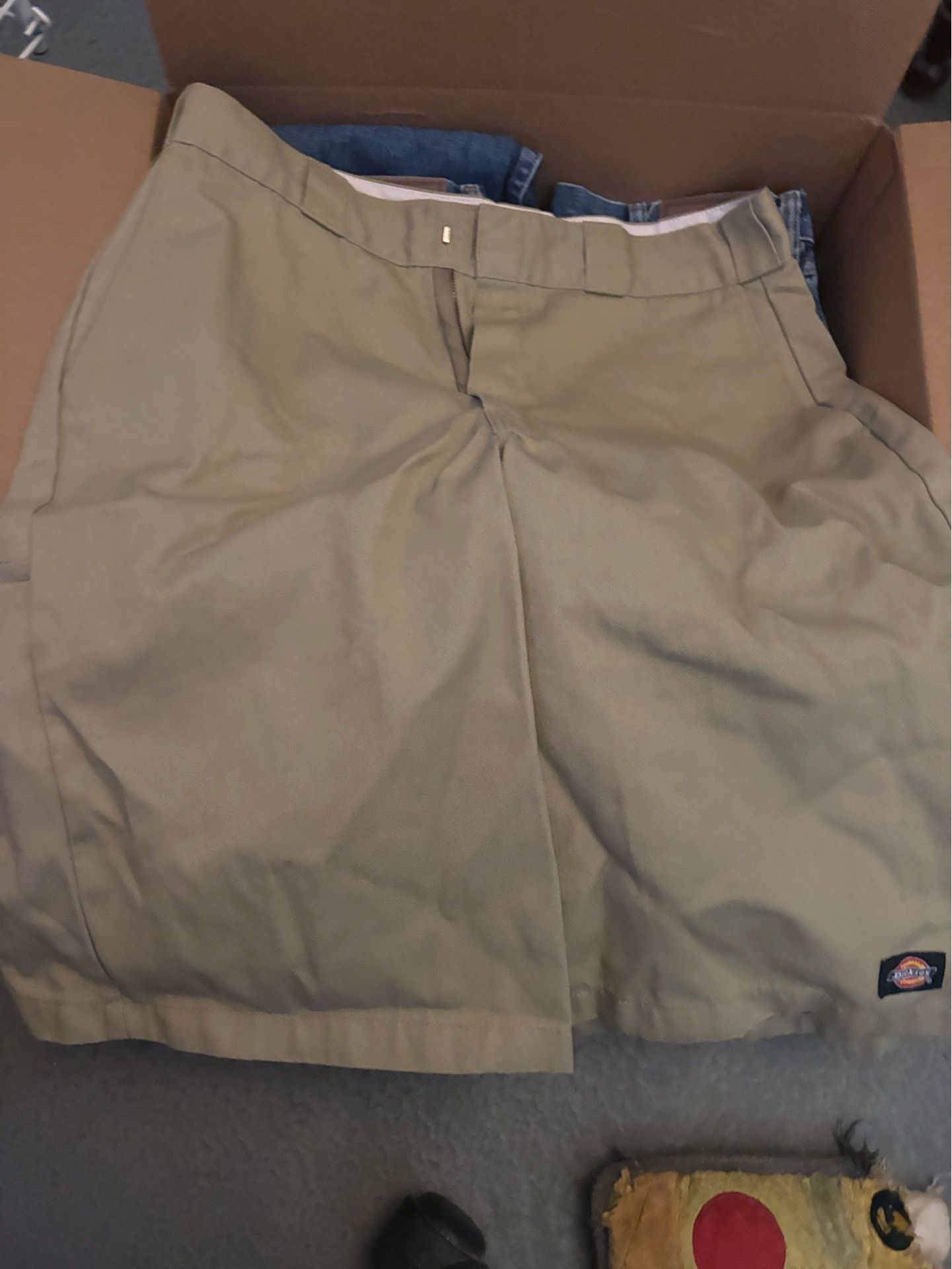 Dickies men’s size 34 loose fit khaki