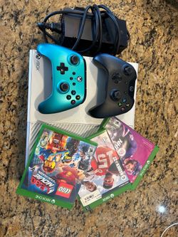 White Xbox One 500GB 2 controller 3 games
