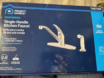 Wakebridge Polished chrome Single Handle Deck-mount Kitchen Faucet (Includes Deck Plate)