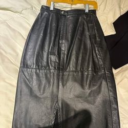 VINTAGE BLACK LEATHER PENCIL SKIRT