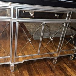 Beautiful Glass Stand 