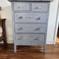 Dresser 